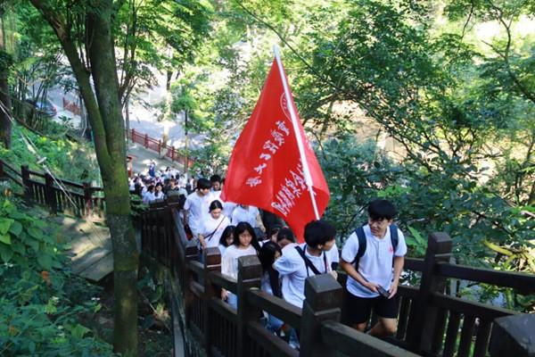 巴菲特持有创纪录现金,到底说明了什么?