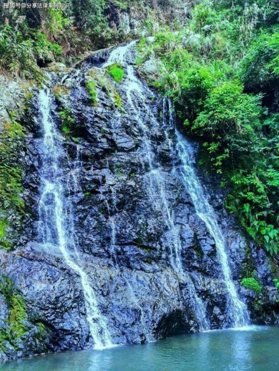 马斯克发布特斯拉“擎天柱”机器人视频